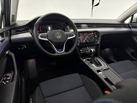 Volkswagen Passat Variant 1.4 TSI GTE PHEV 218PK | Pano | Sfeerverl. | Camera | Adaptive Cruise | Carplay | Schakelflippers