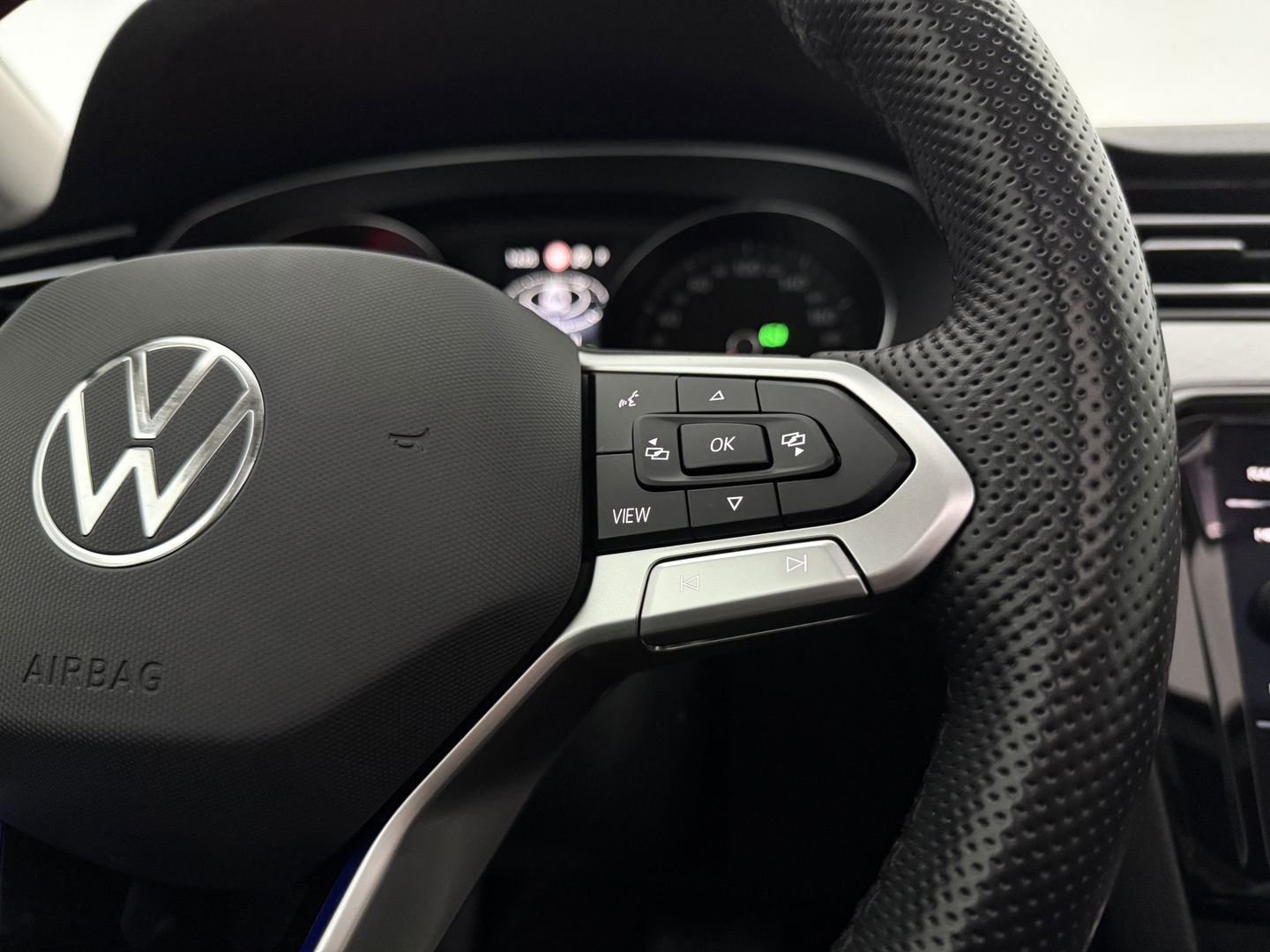 Volkswagen Passat Variant 1.4 TSI GTE PHEV 218PK | Pano | Sfeerverl. | Camera | Adaptive Cruise | Carplay | Schakelflippers