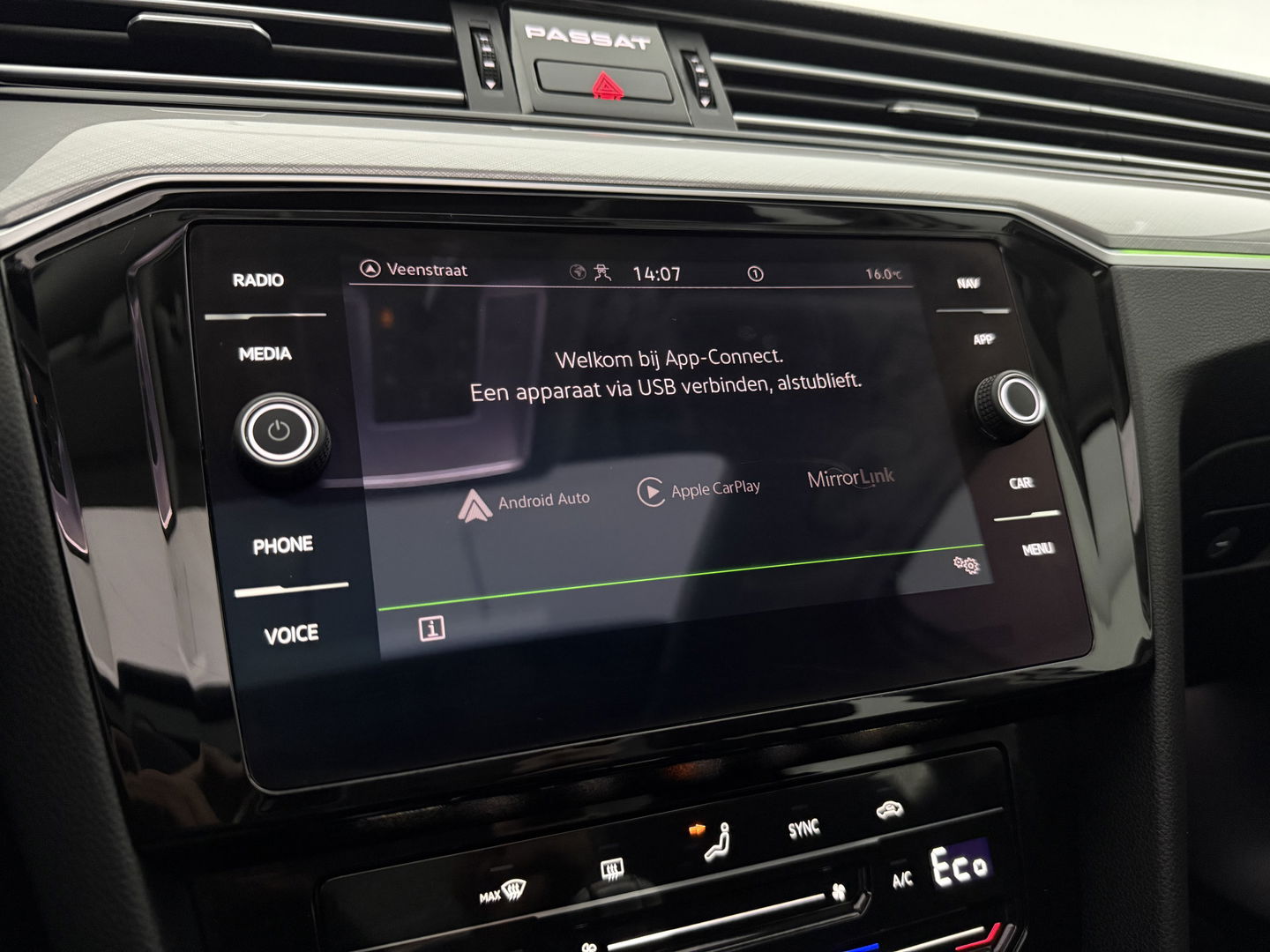 Volkswagen Passat Variant 1.4 TSI GTE PHEV 218PK | Pano | Sfeerverl. | Camera | Adaptive Cruise | Carplay | Schakelflippers