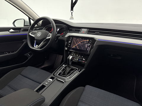 Volkswagen Passat Variant 1.4 TSI GTE PHEV 218PK | Pano | Sfeerverl. | Camera | Adaptive Cruise | Carplay | Schakelflippers