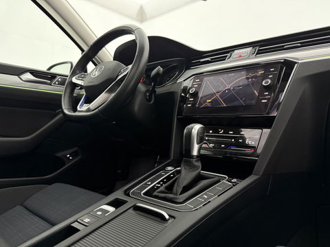 Volkswagen Passat Variant 1.4 TSI GTE PHEV 218PK | Pano | Sfeerverl. | Camera | Adaptive Cruise | Carplay | Schakelflippers