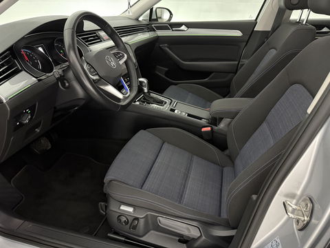 Volkswagen Passat Variant 1.4 TSI GTE PHEV 218PK | Pano | Sfeerverl. | Camera | Adaptive Cruise | Carplay | Schakelflippers