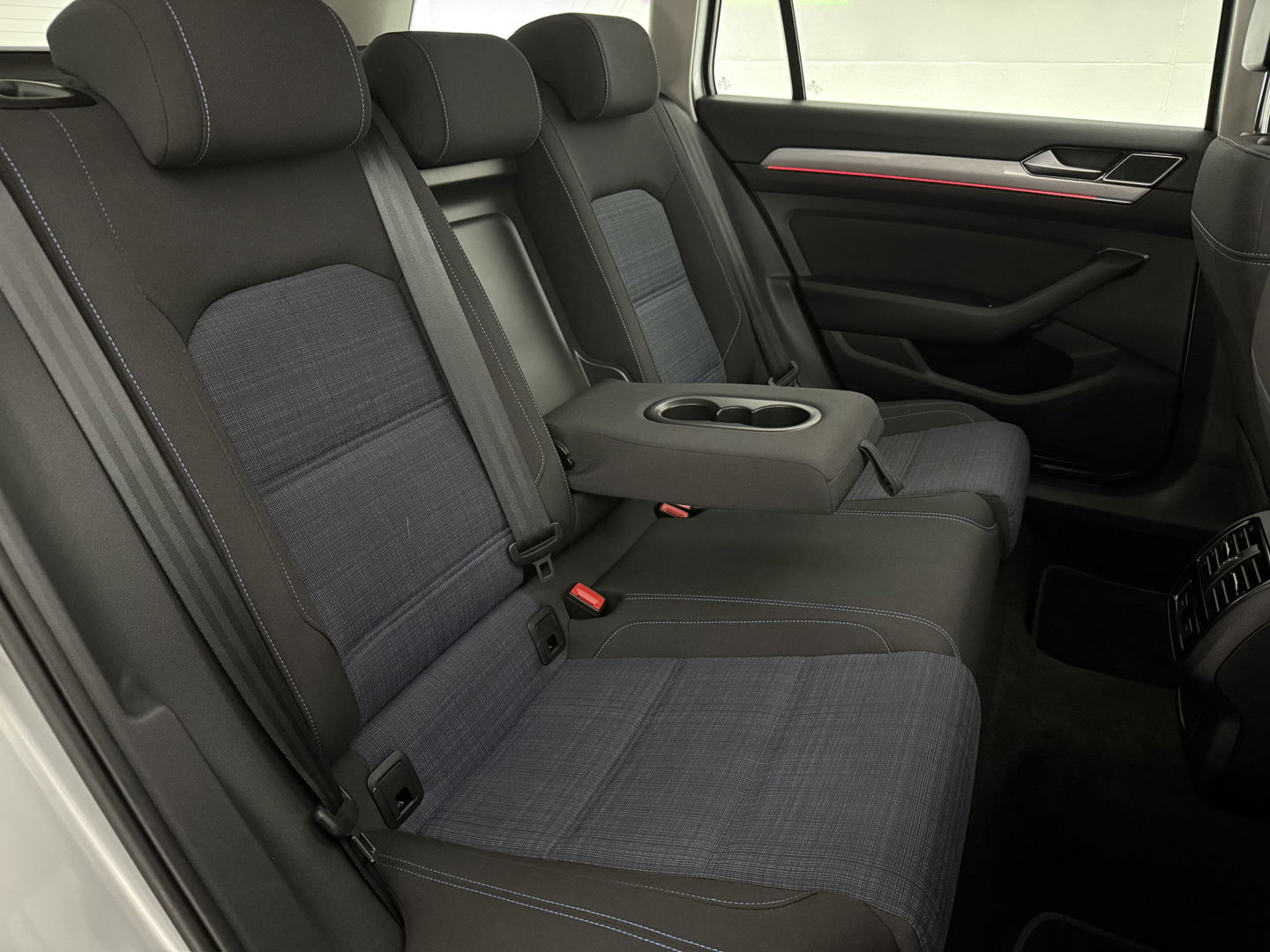 Volkswagen Passat Variant 1.4 TSI GTE PHEV 218PK | Pano | Sfeerverl. | Camera | Adaptive Cruise | Carplay | Schakelflippers