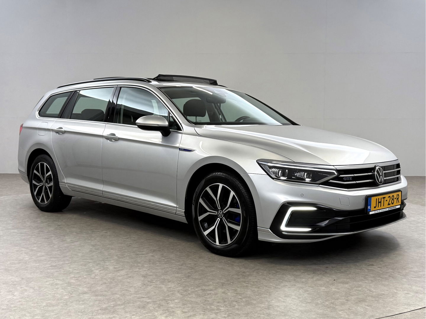 Volkswagen Passat Variant 1.4 TSI GTE PHEV 218PK | Pano | Sfeerverl. | Camera | Adaptive Cruise | Carplay | Schakelflippers