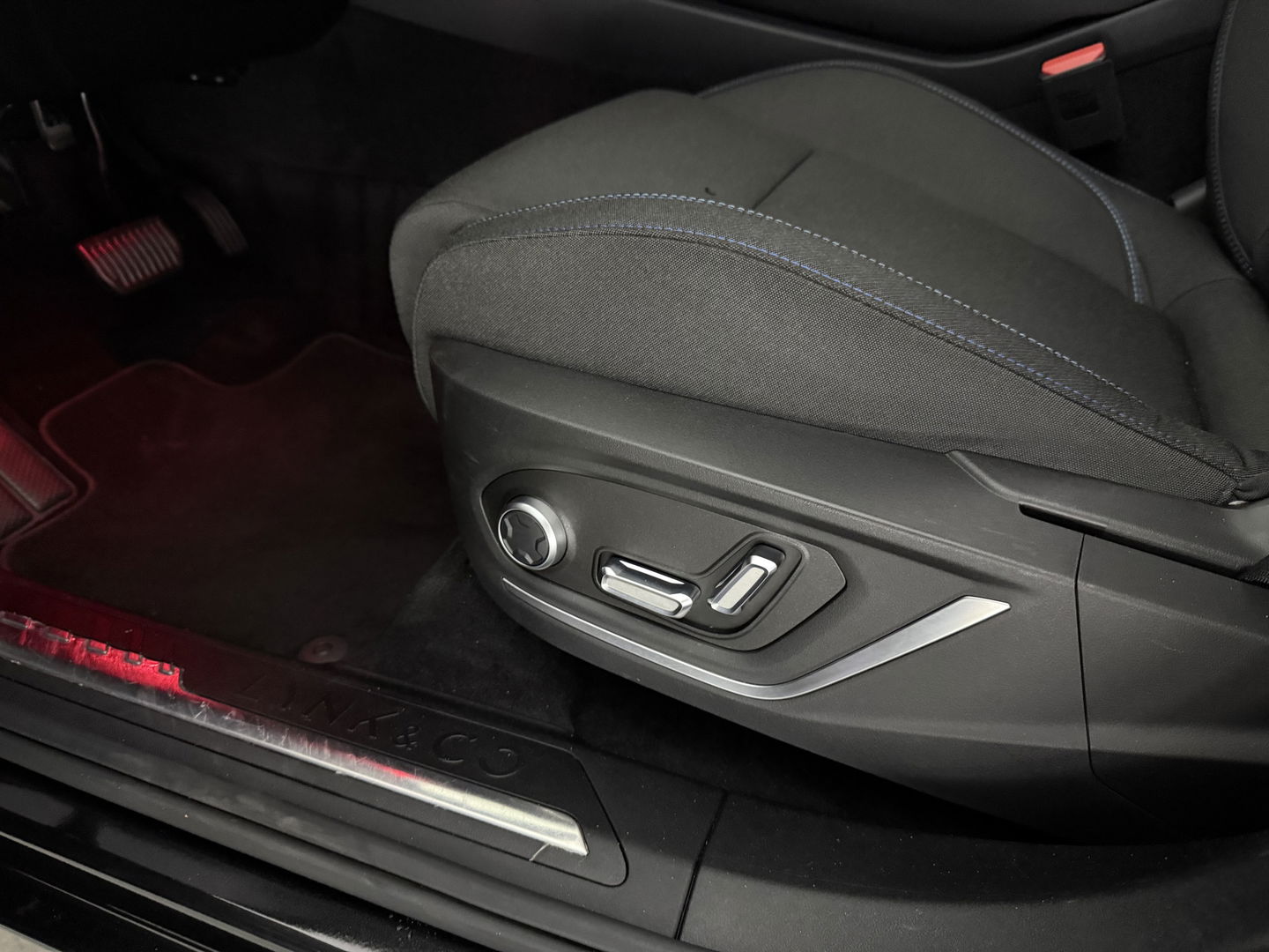 Lynk Co 01 1.5 | Nardo Grey | Pano | 360° | Memory | Virtual | Sfeerverl. | Carplay | Adaptive Cruise