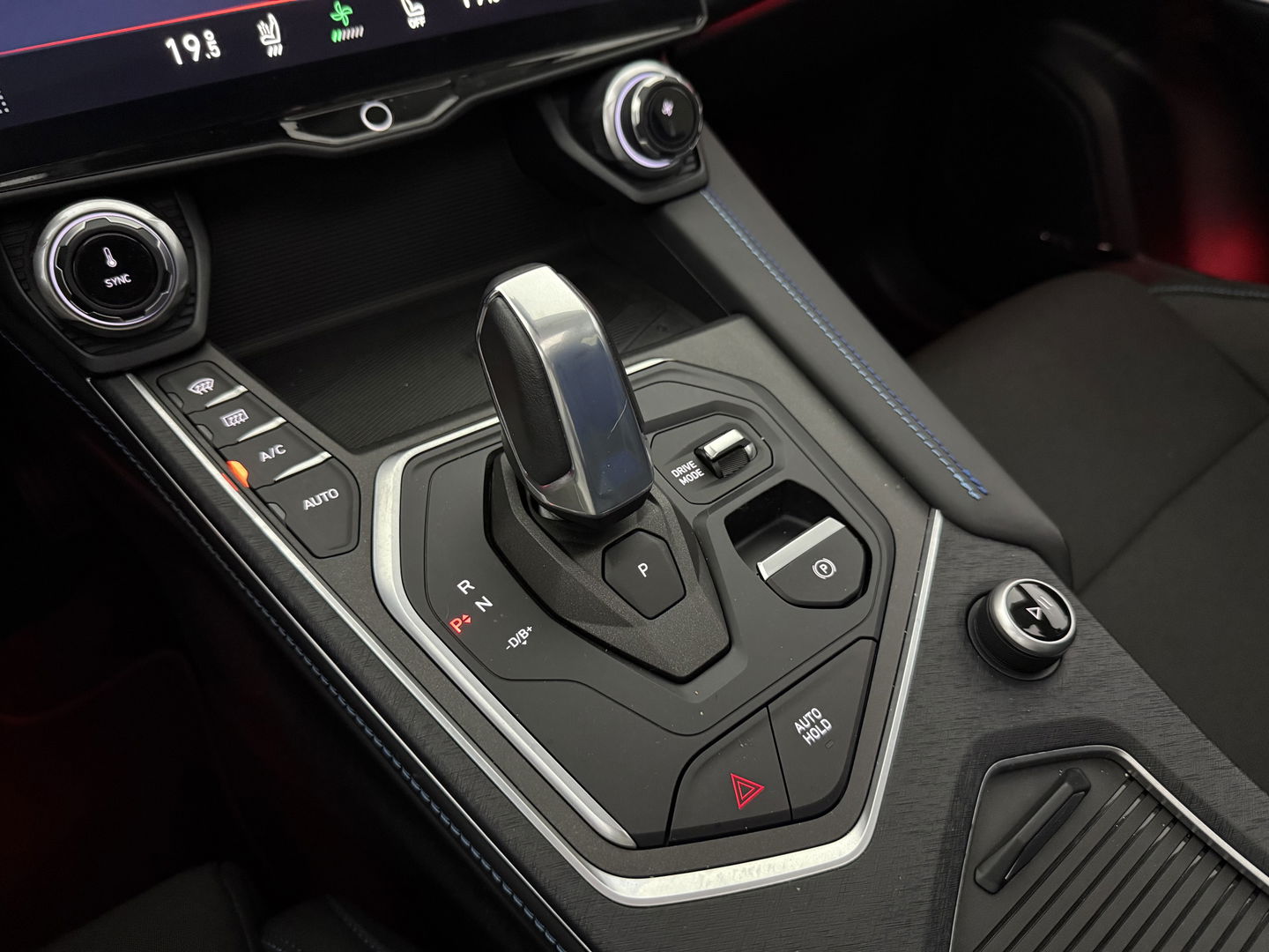 Lynk Co 01 1.5 | Nardo Grey | Pano | 360° | Memory | Virtual | Sfeerverl. | Carplay | Adaptive Cruise