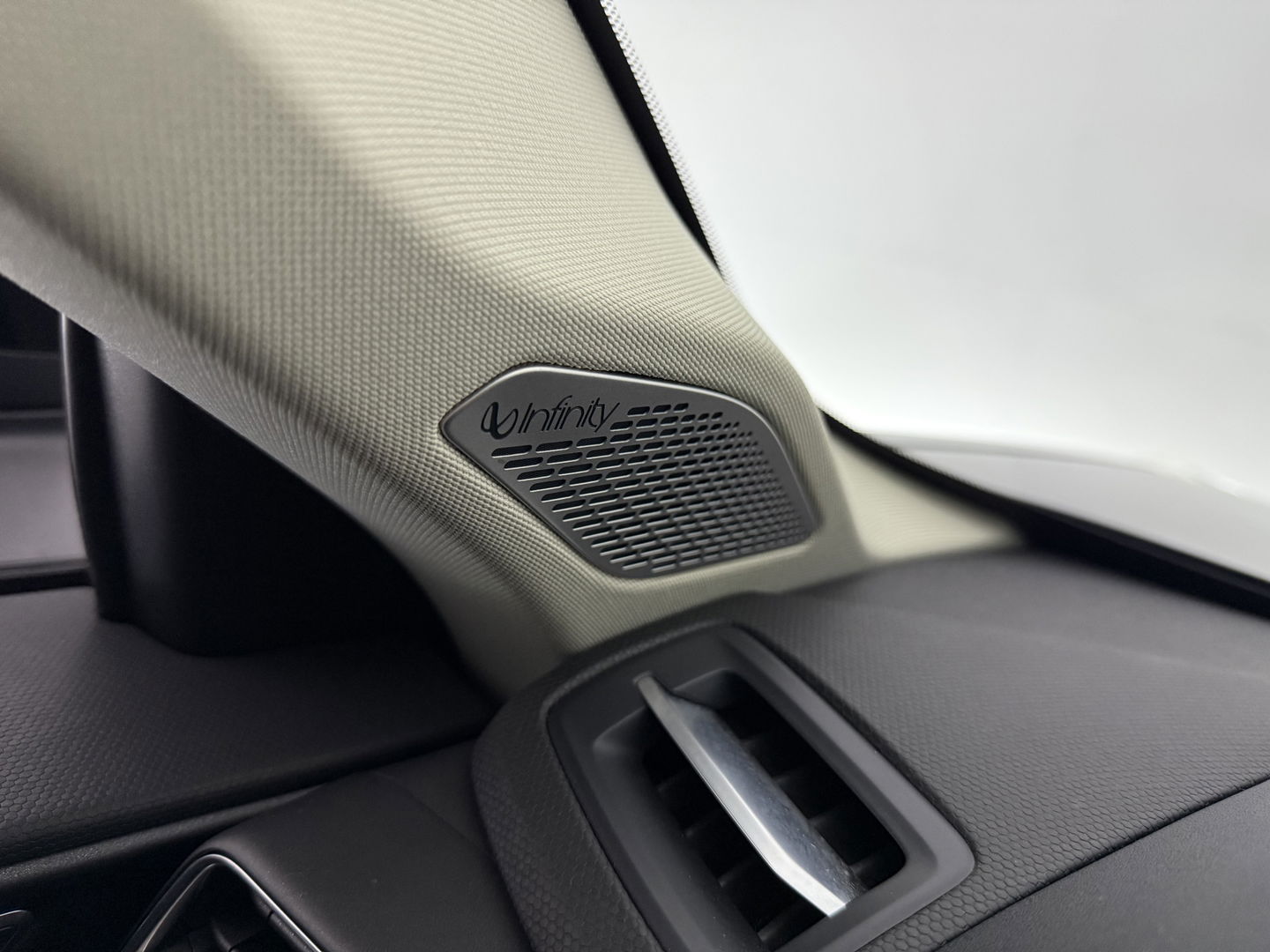 Lynk Co 01 1.5 | Nardo Grey | Pano | 360° | Memory | Virtual | Sfeerverl. | Carplay | Adaptive Cruise