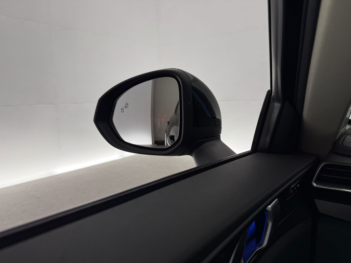 Lynk Co 01 1.5 | Nardo Grey | Pano | 360° | Memory | Virtual | Sfeerverl. | Carplay | Adaptive Cruise