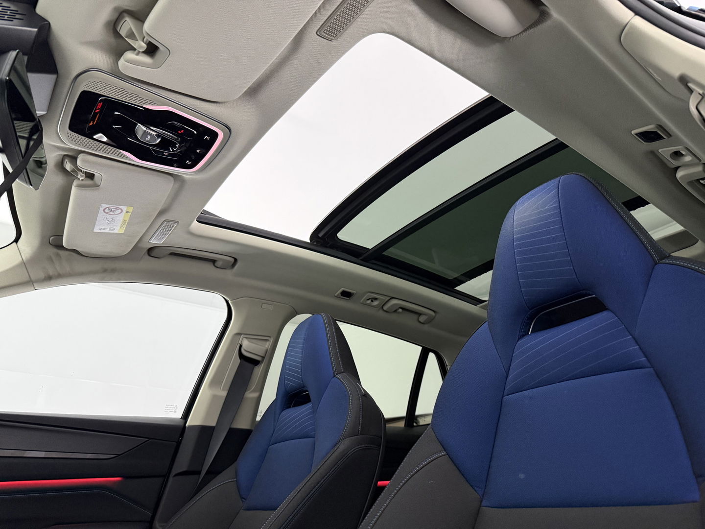 Lynk Co 01 1.5 | Nardo Grey | Pano | 360° | Memory | Virtual | Sfeerverl. | Carplay | Adaptive Cruise