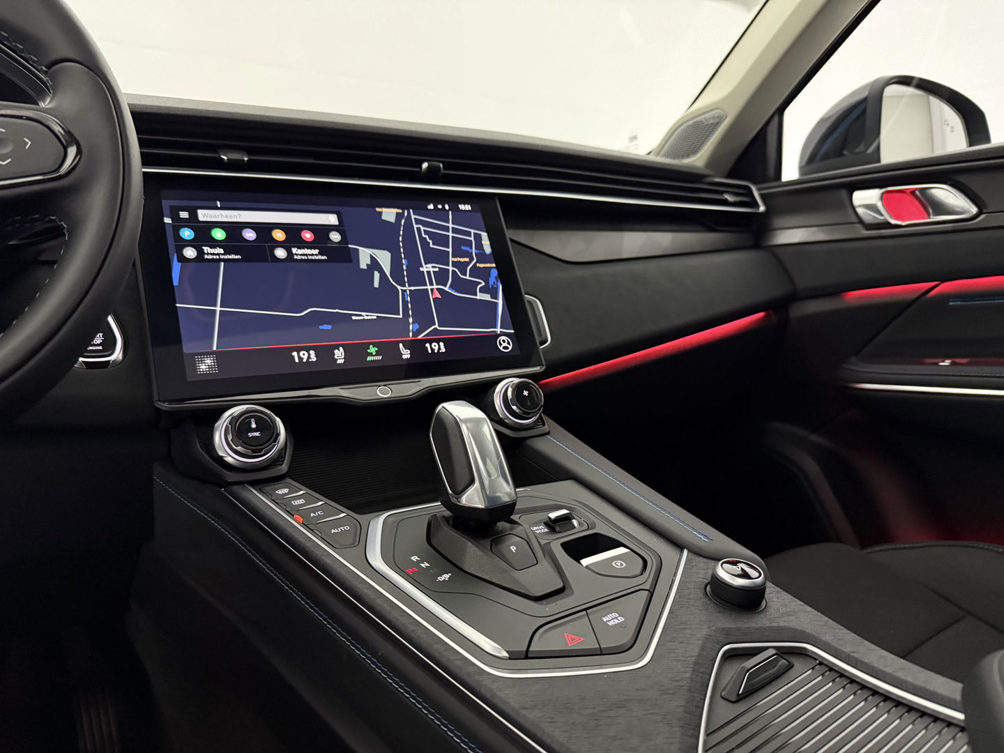 Lynk Co 01 1.5 | Nardo Grey | Pano | 360° | Memory | Virtual | Sfeerverl. | Carplay | Adaptive Cruise