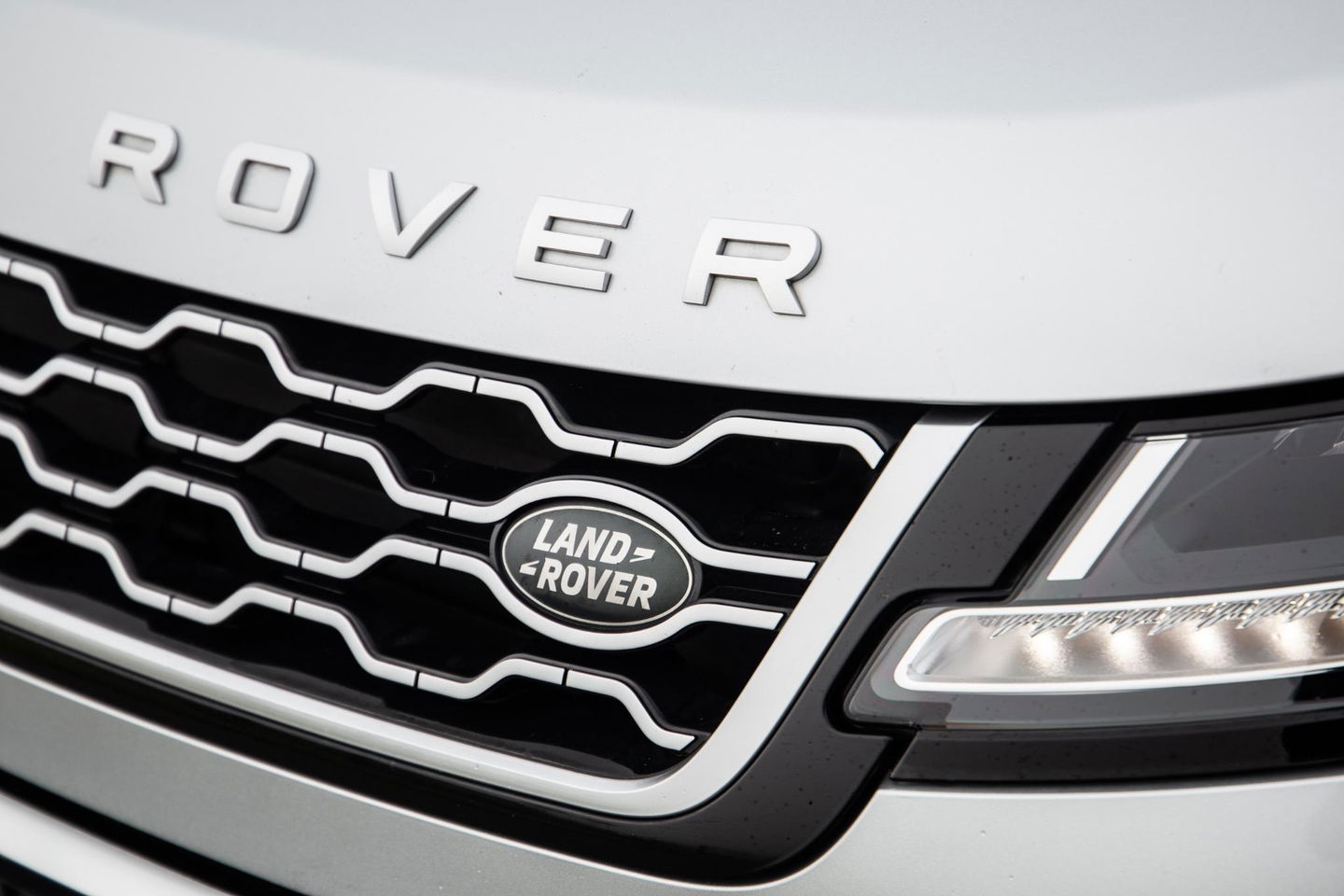 Land Rover Range Rover Evoque 1.5 P300e AWD S PLUG IN HYBRIDE / LEDER / ADAPTIVE CRUISE / CARPLAY