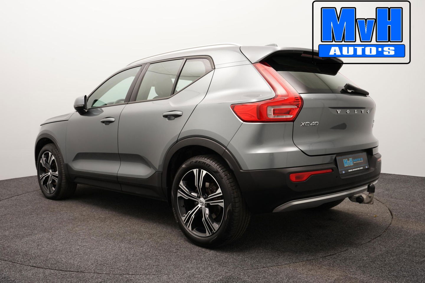 Volvo XC40 2.0 T4 Momentum|TREKHAAK|CAMERA|NAP|LED|CRUISE