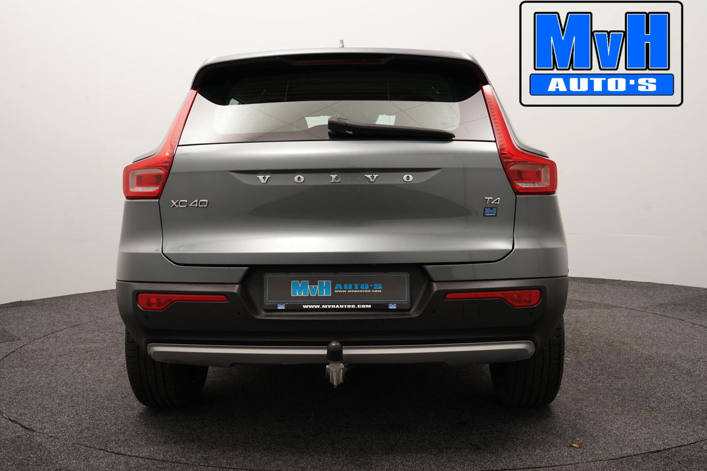 Volvo XC40 2.0 T4 Momentum|TREKHAAK|CAMERA|NAP|LED|CRUISE