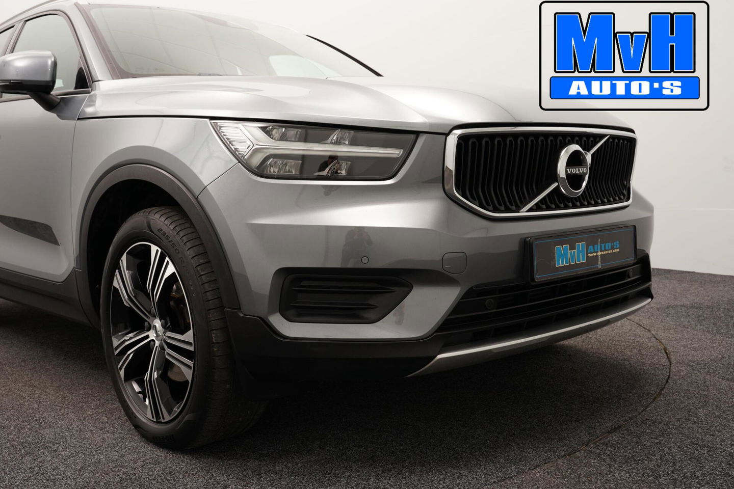 Volvo XC40 2.0 T4 Momentum|TREKHAAK|CAMERA|NAP|LED|CRUISE