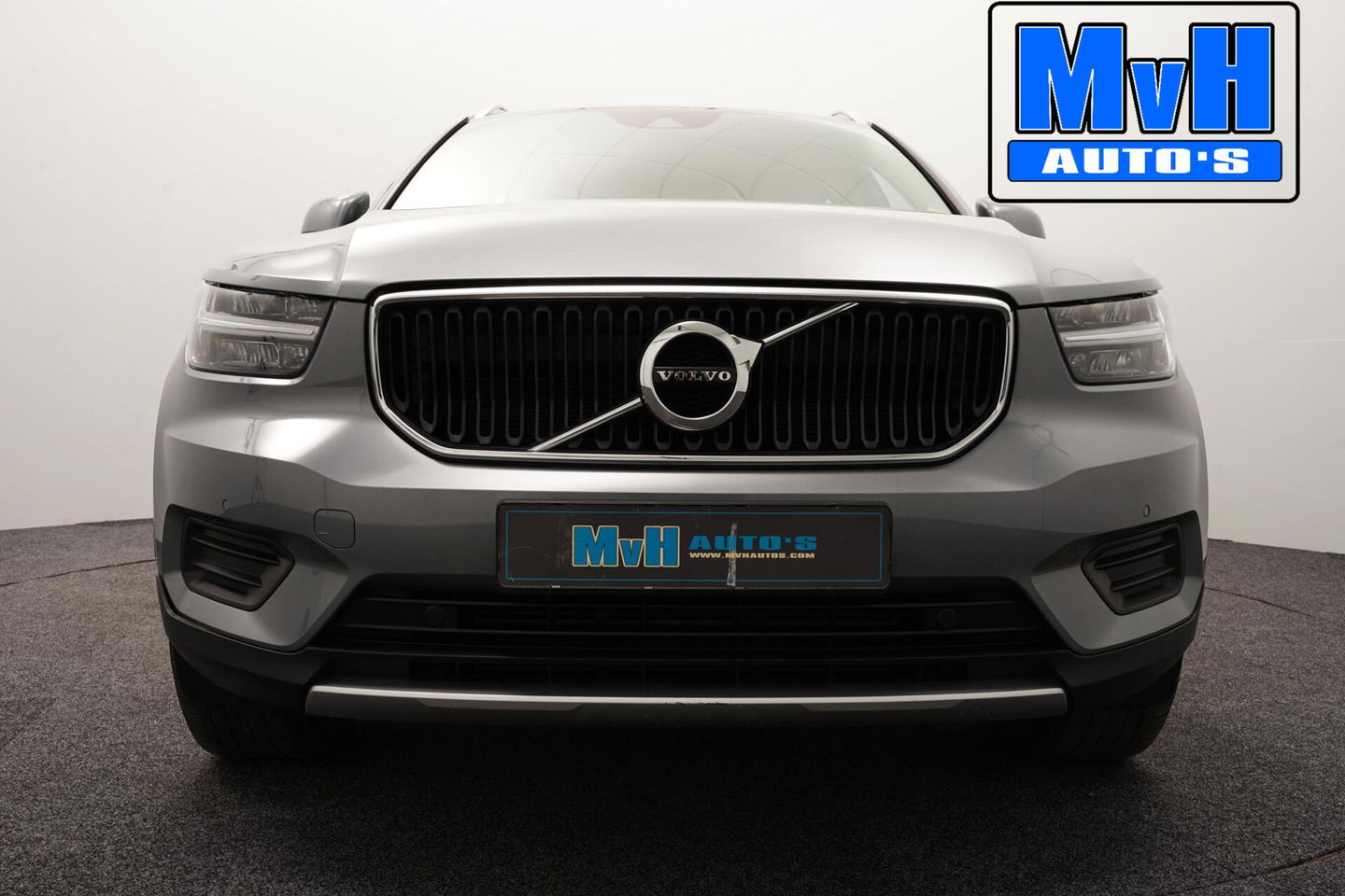 Volvo XC40 2.0 T4 Momentum|TREKHAAK|CAMERA|NAP|LED|CRUISE