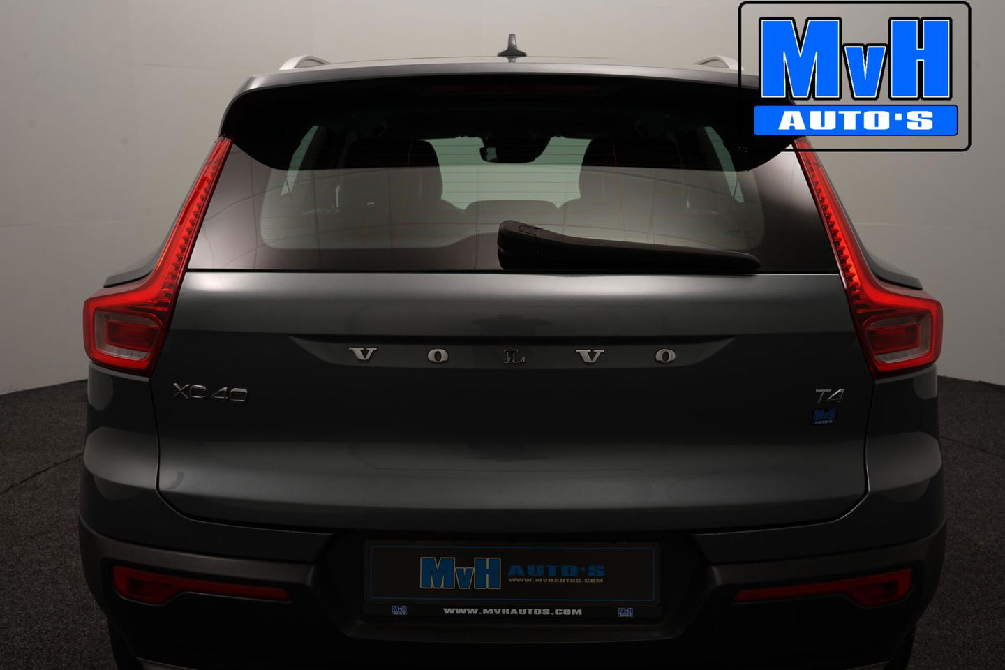 Volvo XC40 2.0 T4 Momentum|TREKHAAK|CAMERA|NAP|LED|CRUISE