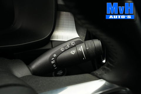 Volvo XC40 2.0 T4 Momentum|TREKHAAK|CAMERA|NAP|LED|CRUISE