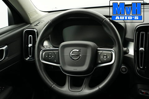 Volvo XC40 2.0 T4 Momentum|TREKHAAK|CAMERA|NAP|LED|CRUISE