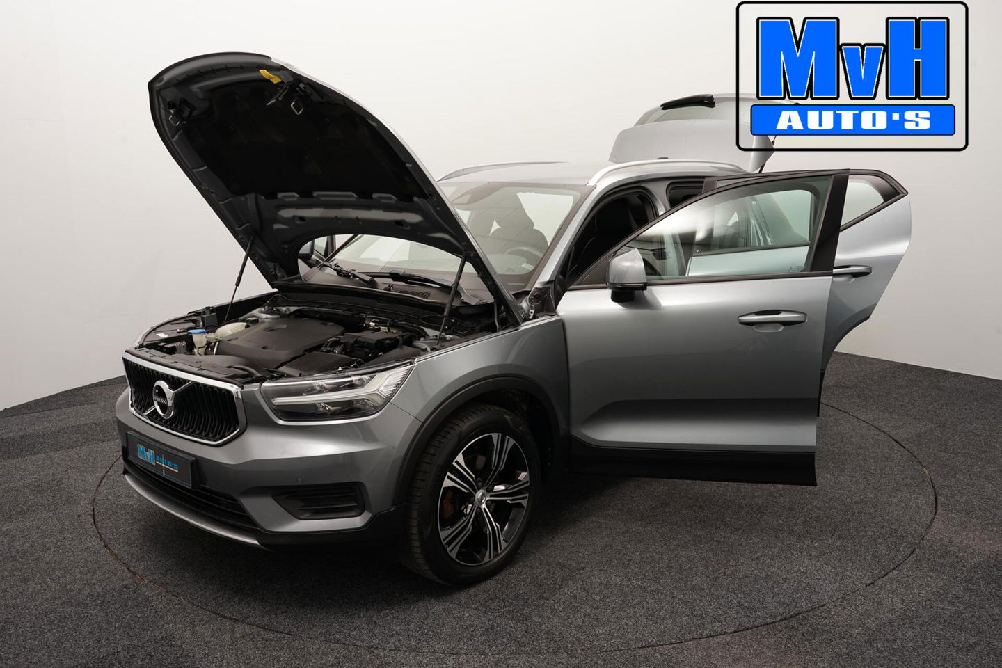 Volvo XC40 2.0 T4 Momentum|TREKHAAK|CAMERA|NAP|LED|CRUISE
