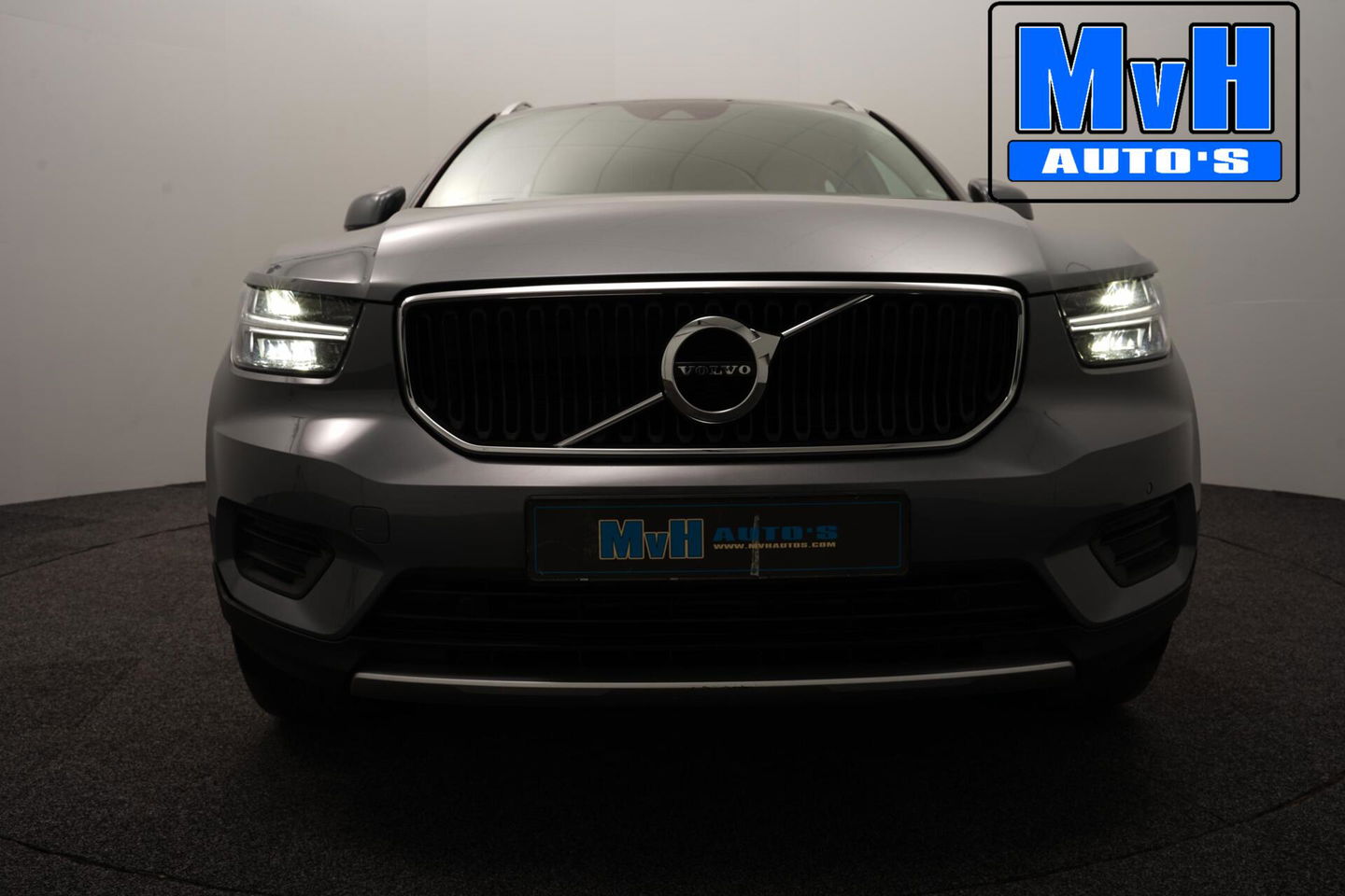 Volvo XC40 2.0 T4 Momentum|TREKHAAK|CAMERA|NAP|LED|CRUISE