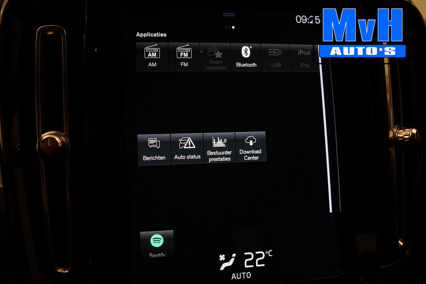 Volvo XC40 2.0 T4 Momentum|TREKHAAK|CAMERA|NAP|LED|CRUISE