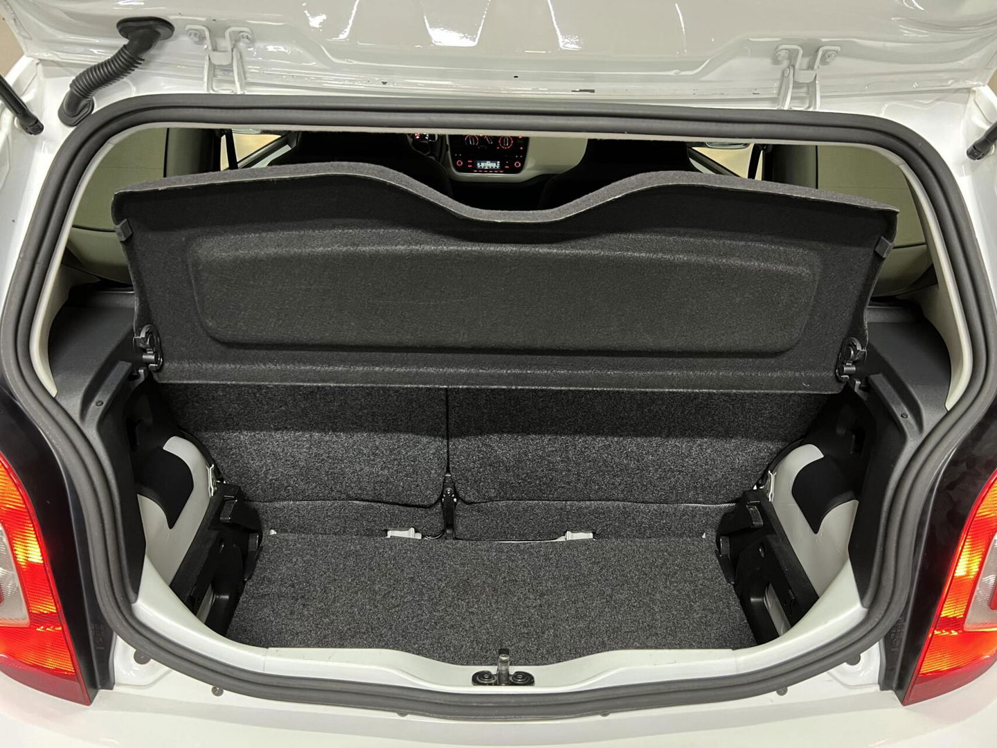 Volkswagen up! 1.0 White Up! Airco Navi Nieuwe APK