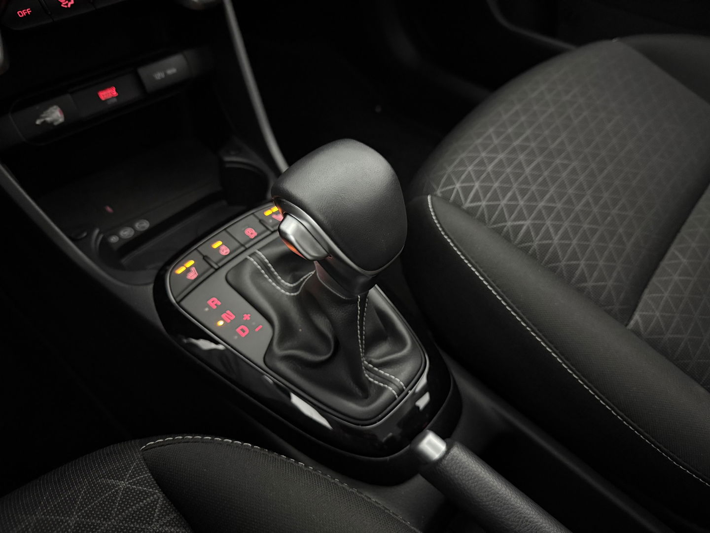Kia Picanto 1.2 Dynamic line | Camera | Carplay | Stoel/Stuur verwarmd | Cruise | Parkeersens.