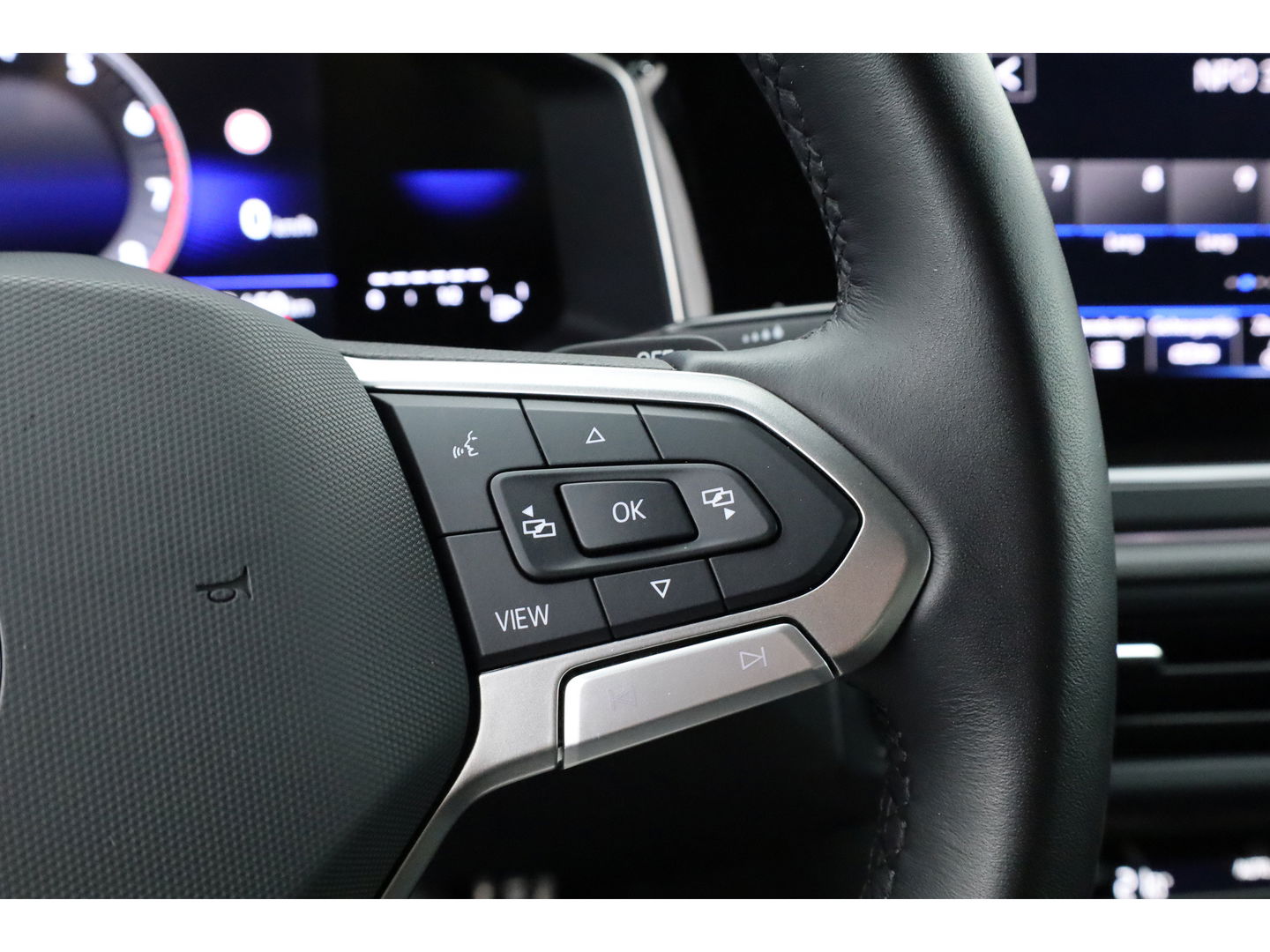 Volkswagen Polo 1.0 TSI R-Line DSG | Apple CarPlay | Camera | Keyless | IQ. Light | Stoelverw. | Adapt. Cruise