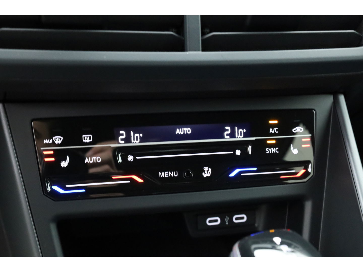 Volkswagen Polo 1.0 TSI R-Line DSG | Apple CarPlay | Camera | Keyless | IQ. Light | Stoelverw. | Adapt. Cruise