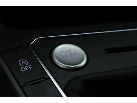 Volkswagen Polo 1.0 TSI R-Line DSG | Apple CarPlay | Camera | Keyless | IQ. Light | Stoelverw. | Adapt. Cruise