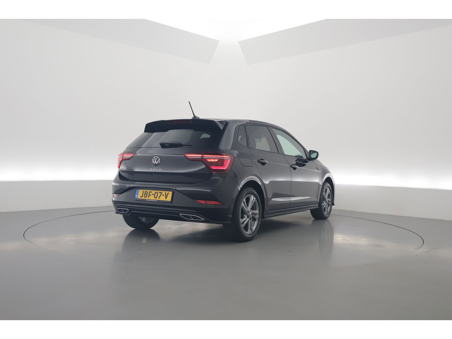 Volkswagen Polo 1.0 TSI R-Line DSG | Apple CarPlay | Camera | Keyless | IQ. Light | Stoelverw. | Adapt. Cruise