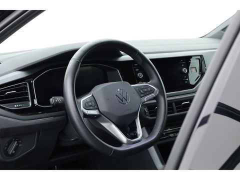Volkswagen Polo 1.0 TSI R-Line DSG | Apple CarPlay | Camera | Keyless | IQ. Light | Stoelverw. | Adapt. Cruise
