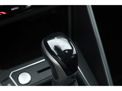 Volkswagen Polo 1.0 TSI R-Line DSG | Apple CarPlay | Camera | Keyless | IQ. Light | Stoelverw. | Adapt. Cruise