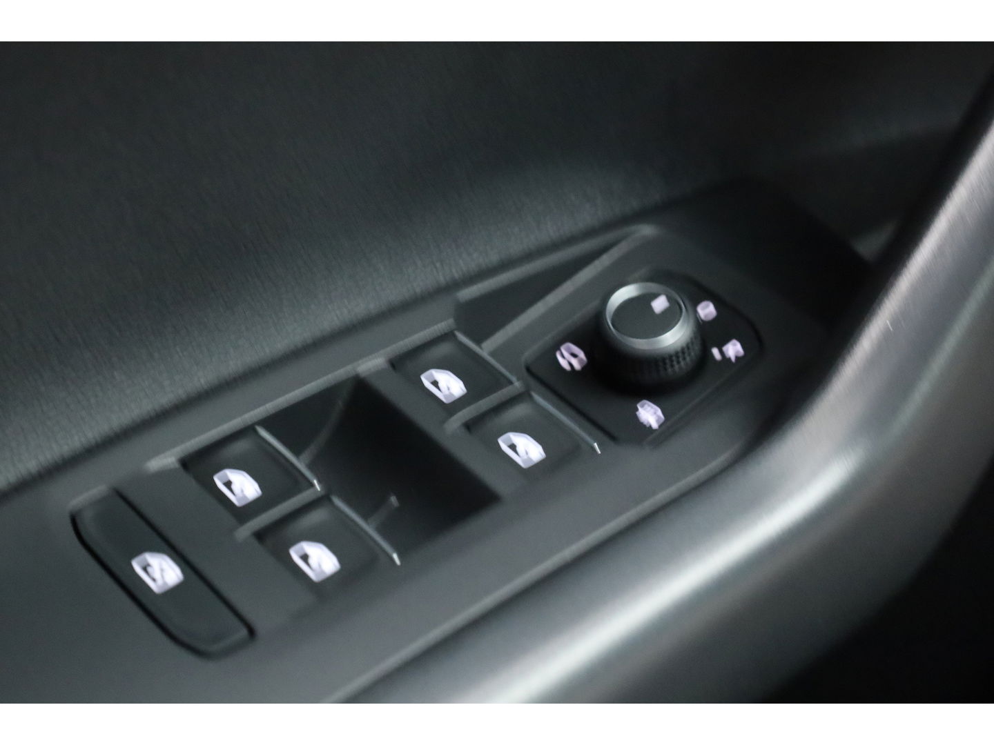 Volkswagen Polo 1.0 TSI R-Line DSG | Apple CarPlay | Camera | Keyless | IQ. Light | Stoelverw. | Adapt. Cruise