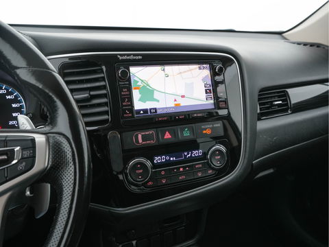 Mitsubishi Outlander 2.0 PHEV Executive Edition Aut.  *LEATHER-MICROFIBRE | ROCKFORD-AUDIO | NAVI-FULLMAP | KEYLESS | CAMERA | HEATED-COMFORTSEATS | ECC | SHIFT-PADDLES | PDC | CRUISE | PRIVACY-GLASS | 18''ALU *