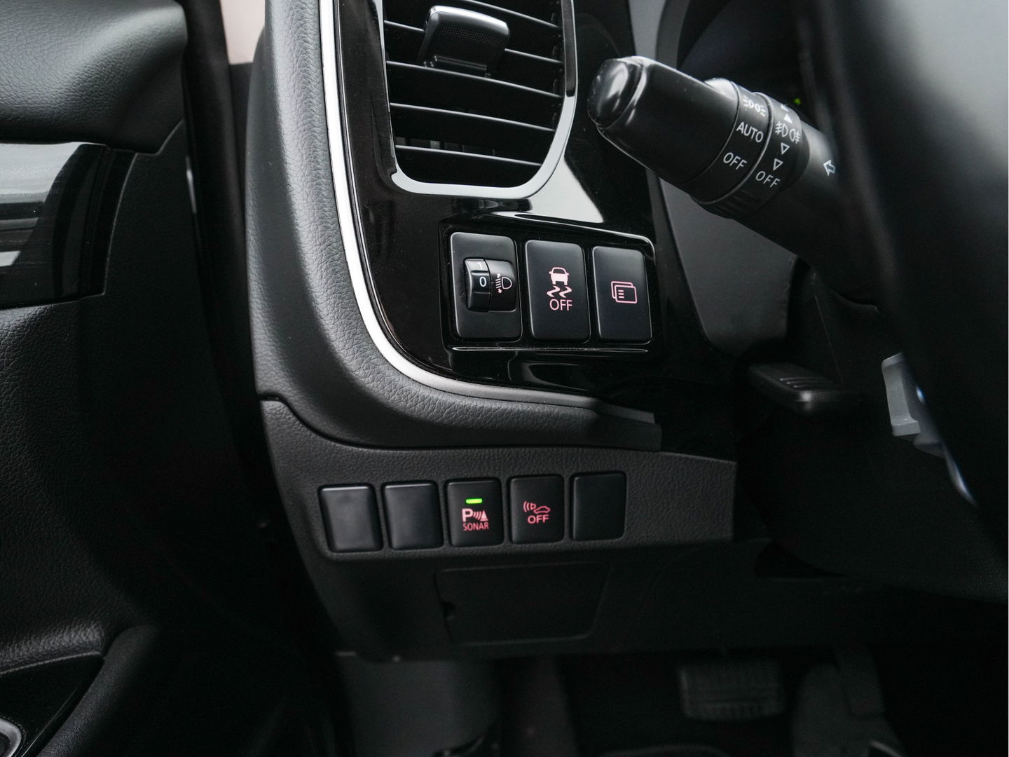 Mitsubishi Outlander 2.0 PHEV Executive Edition Aut.  *LEATHER-MICROFIBRE | ROCKFORD-AUDIO | NAVI-FULLMAP | KEYLESS | CAMERA | HEATED-COMFORTSEATS | ECC | SHIFT-PADDLES | PDC | CRUISE | PRIVACY-GLASS | 18''ALU *