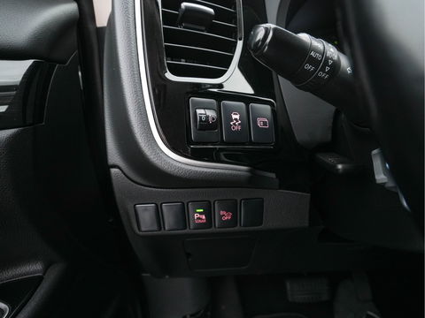 Mitsubishi Outlander 2.0 PHEV Executive Edition Aut.  *LEATHER-MICROFIBRE | ROCKFORD-AUDIO | NAVI-FULLMAP | KEYLESS | CAMERA | HEATED-COMFORTSEATS | ECC | SHIFT-PADDLES | PDC | CRUISE | PRIVACY-GLASS | 18''ALU *