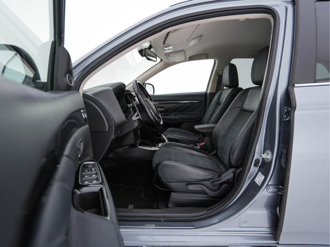 Mitsubishi Outlander 2.0 PHEV Executive Edition Aut.  *LEATHER-MICROFIBRE | ROCKFORD-AUDIO | NAVI-FULLMAP | KEYLESS | CAMERA | HEATED-COMFORTSEATS | ECC | SHIFT-PADDLES | PDC | CRUISE | PRIVACY-GLASS | 18''ALU *