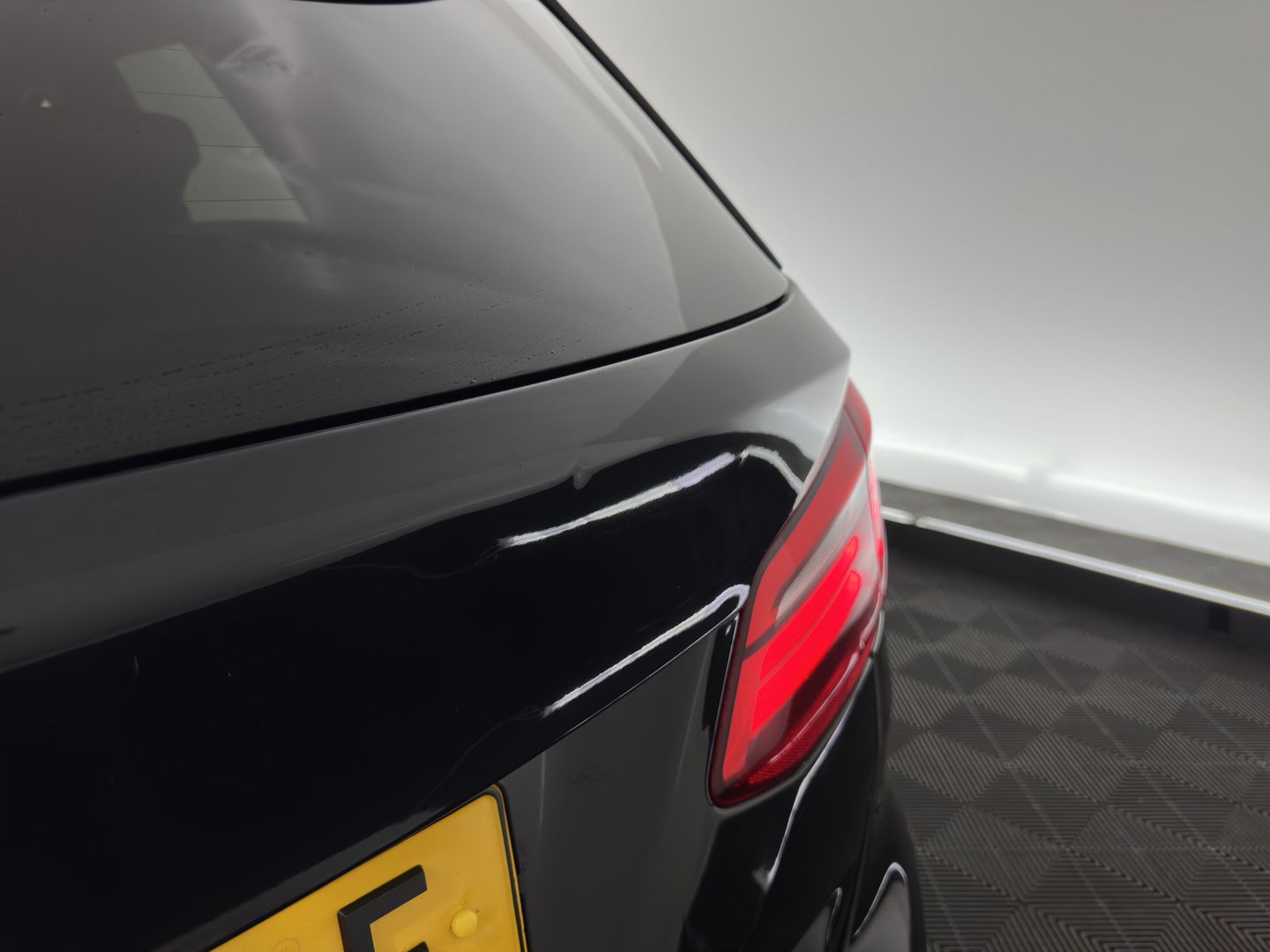 BMW 2 Serie Active Tourer 225xe iPerformance Executive Plug-In Aut. *LUXURY-LEATHER | FULL-LED | NAVI-FULLMAP | PRIVACY-GLASS | ECC | COMFORT-SEATS | PDC | CRUISE | 17''ALU*