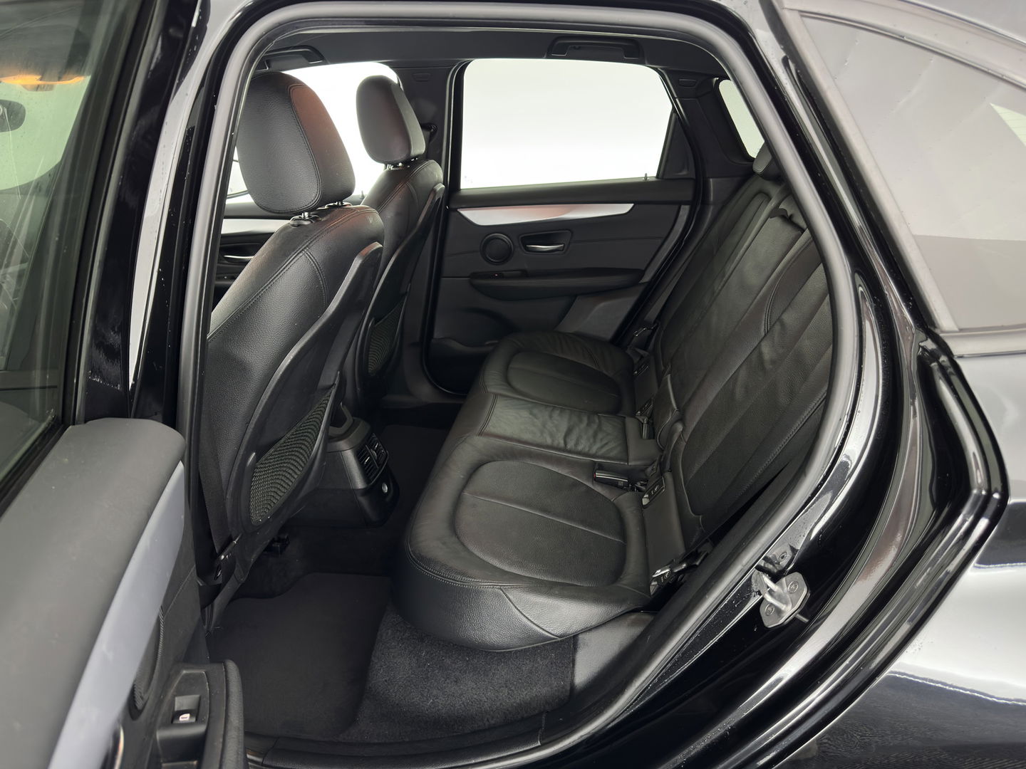 BMW 2 Serie Active Tourer 225xe iPerformance Executive Plug-In Aut. *LUXURY-LEATHER | FULL-LED | NAVI-FULLMAP | PRIVACY-GLASS | ECC | COMFORT-SEATS | PDC | CRUISE | 17''ALU*