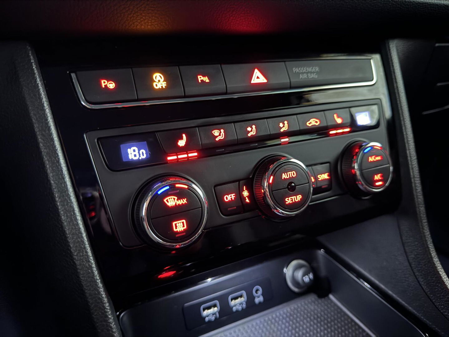 SEAT Ateca 1.5 TSI Xcellence ACC CarPlay DSG Camera Trekh. Stoelverwar.