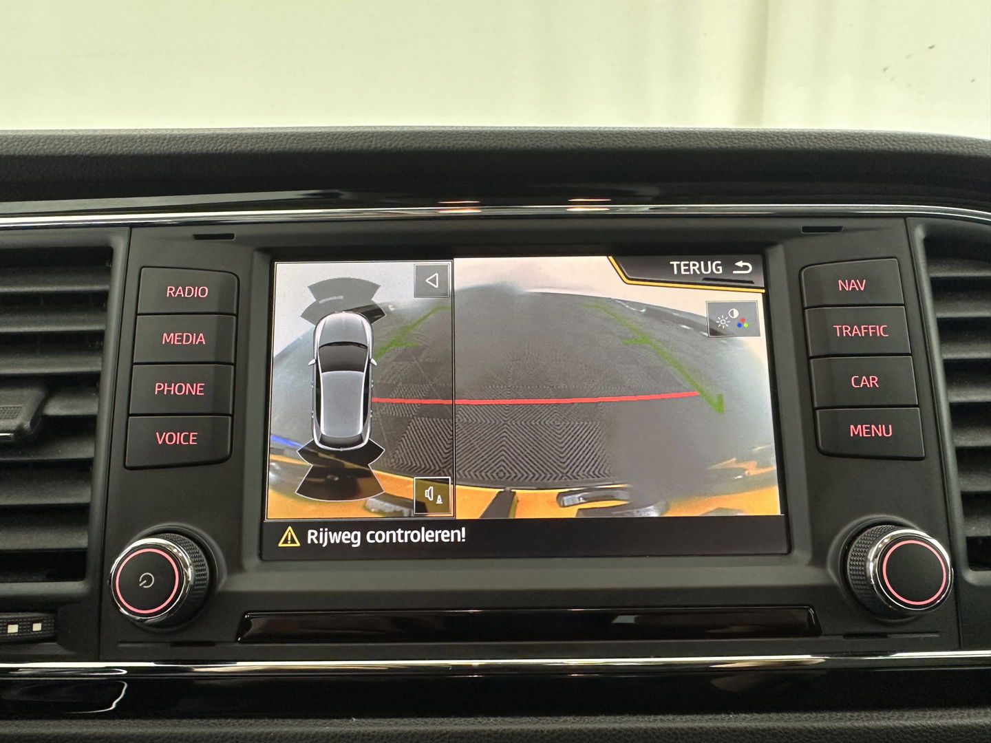 SEAT Leon 1.0 EcoTSI Style Connect *FULL-LED | NAVI-FULLMAP | COMFORT-SEATS | CAMERA | ECC | PDC | CRUISE | PRIVACY-GLASS | 16''ALU*