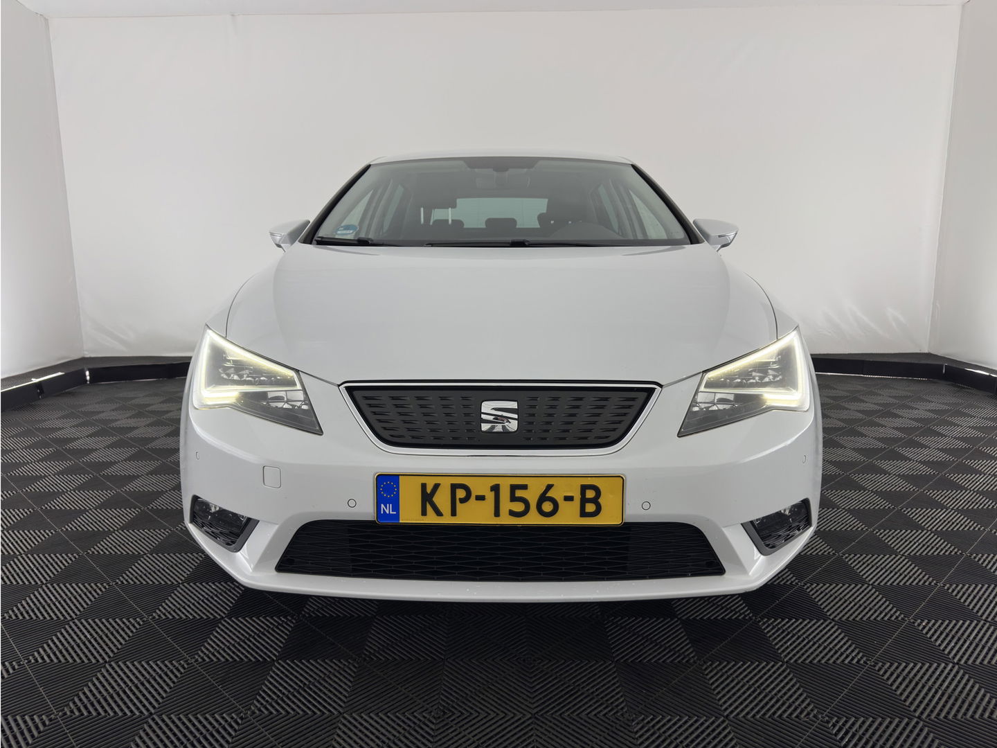SEAT Leon 1.0 EcoTSI Style Connect *FULL-LED | NAVI-FULLMAP | COMFORT-SEATS | CAMERA | ECC | PDC | CRUISE | PRIVACY-GLASS | 16''ALU*