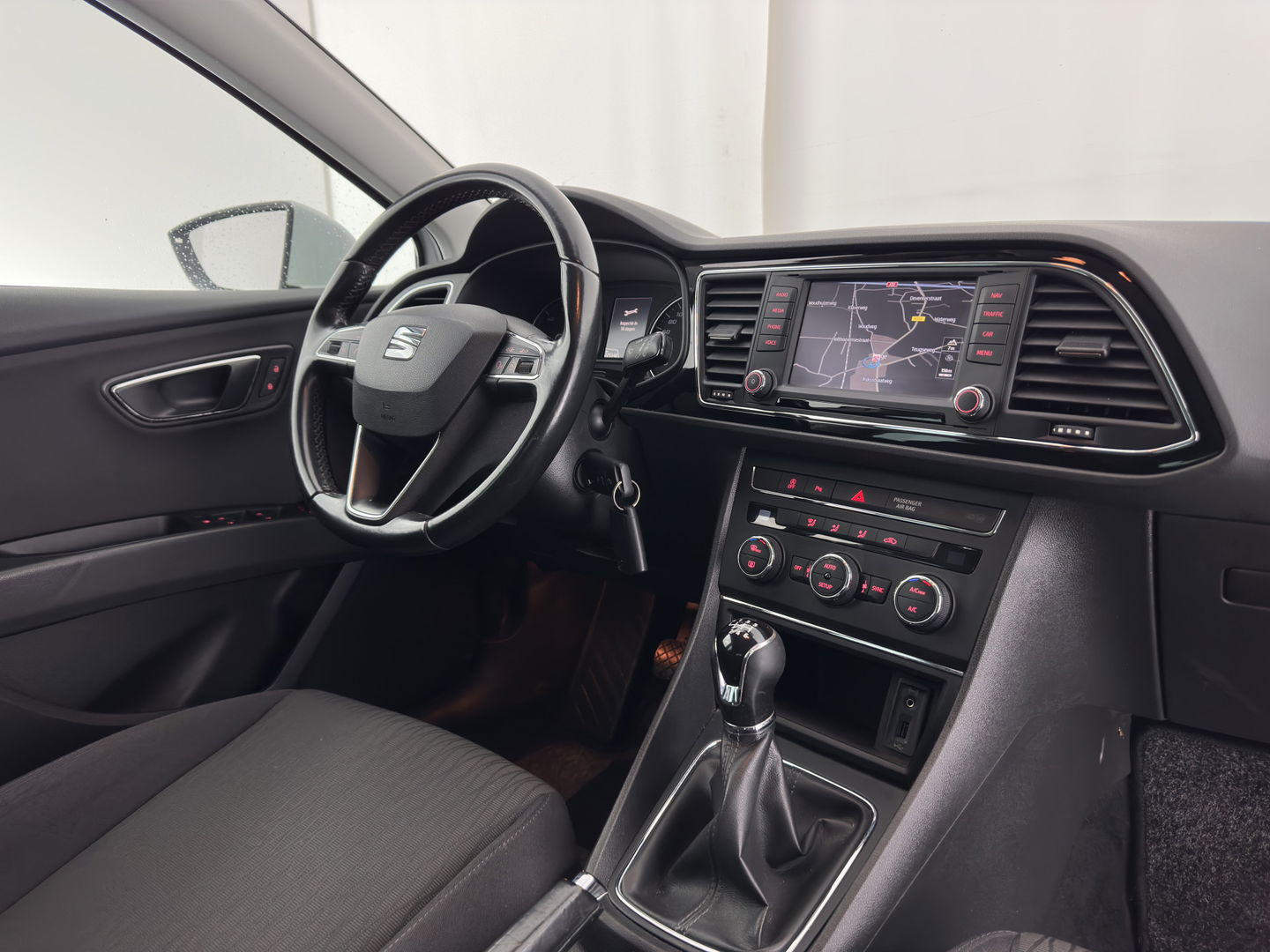 SEAT Leon 1.0 EcoTSI Style Connect *FULL-LED | NAVI-FULLMAP | COMFORT-SEATS | CAMERA | ECC | PDC | CRUISE | PRIVACY-GLASS | 16''ALU*