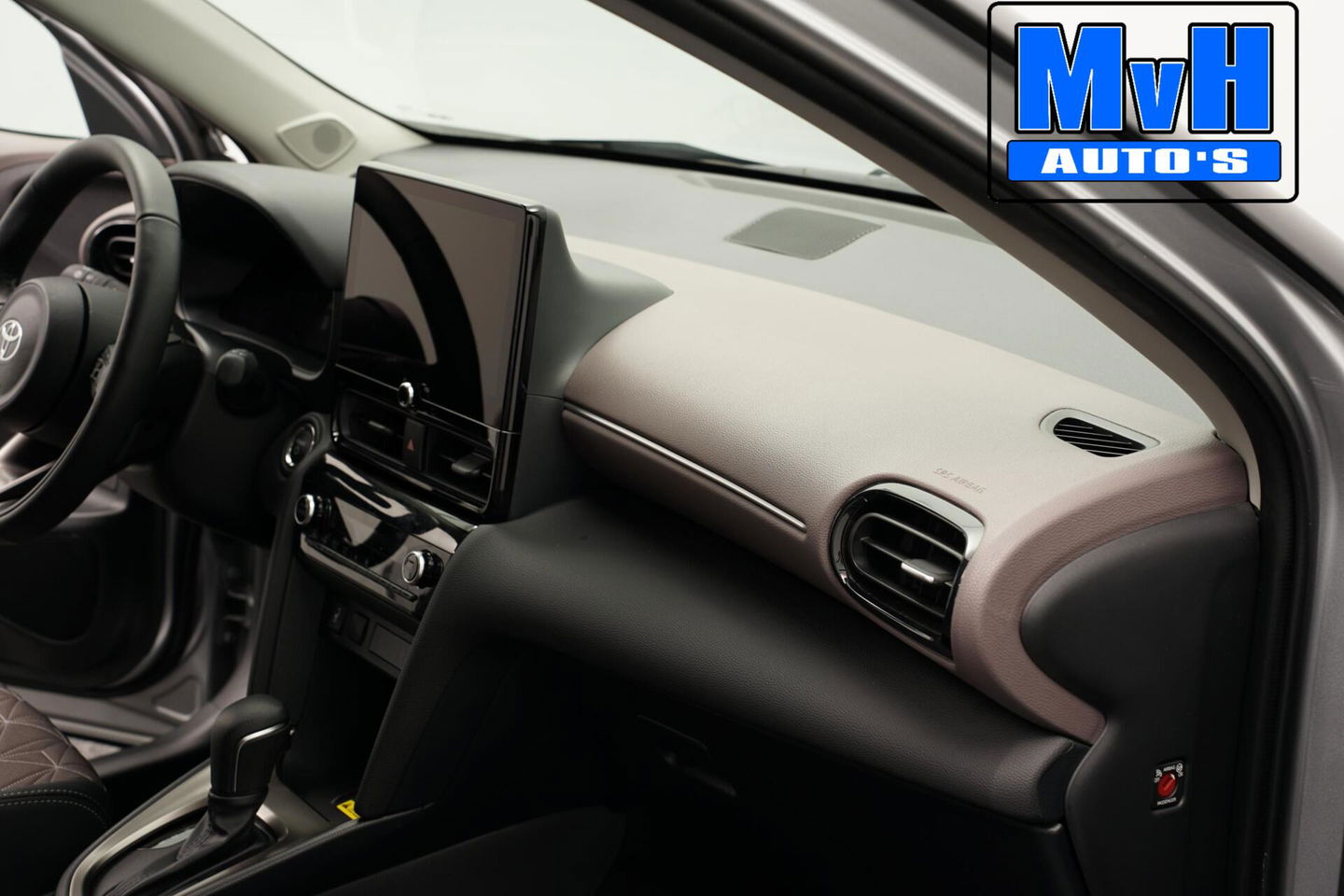 Toyota Yaris Cross 1.5 Hybrid 130 Executive|STUUR/STOELVERW.