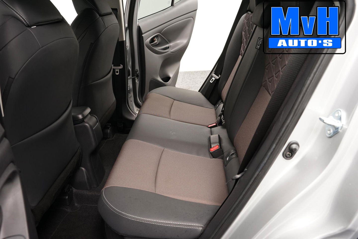 Toyota Yaris Cross 1.5 Hybrid 130 Executive|STUUR/STOELVERW.