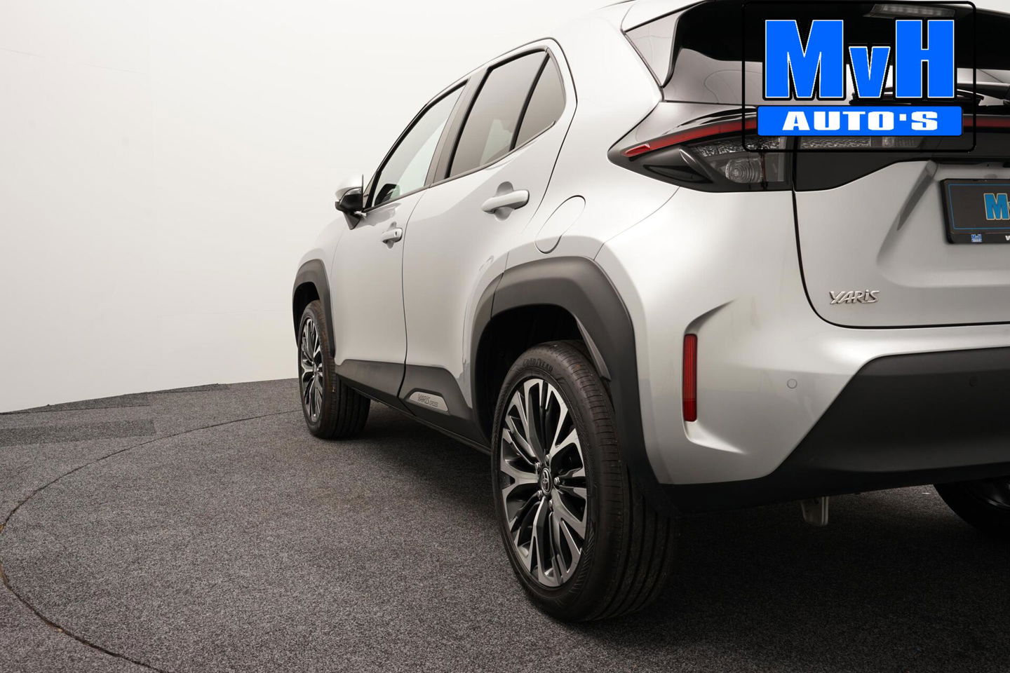 Toyota Yaris Cross 1.5 Hybrid 130 Executive|STUUR/STOELVERW.