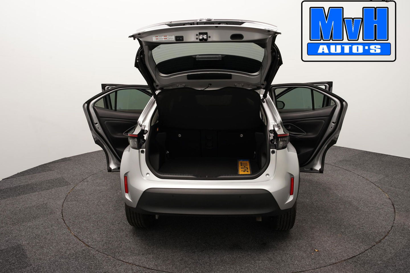 Toyota Yaris Cross 1.5 Hybrid 130 Executive|STUUR/STOELVERW.