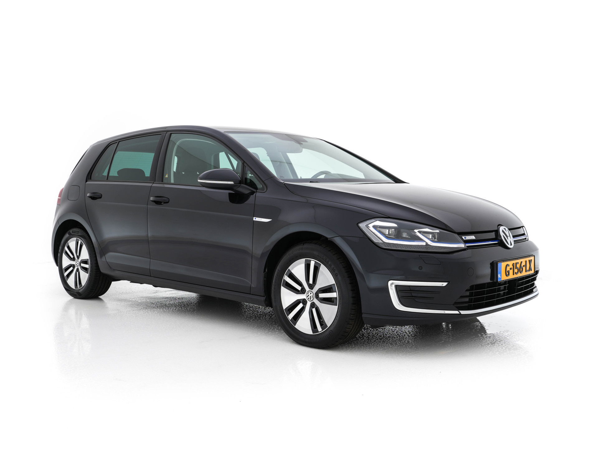 Volkswagen e-Golf E-DITION {SOH-84%} (INCL-BTW) Aut.*HEAT-PUMP | LUXURY-LEATHER | FULL-LED | DIGI-COCKPIT | NAVI-FULLMAP | HEATED-SPORTSEATS | CAMERA | DAB+ | AMBIENT-LIGHT | PRIVACY-GLASS | CCS-FASTLOADER | 16''ALU*