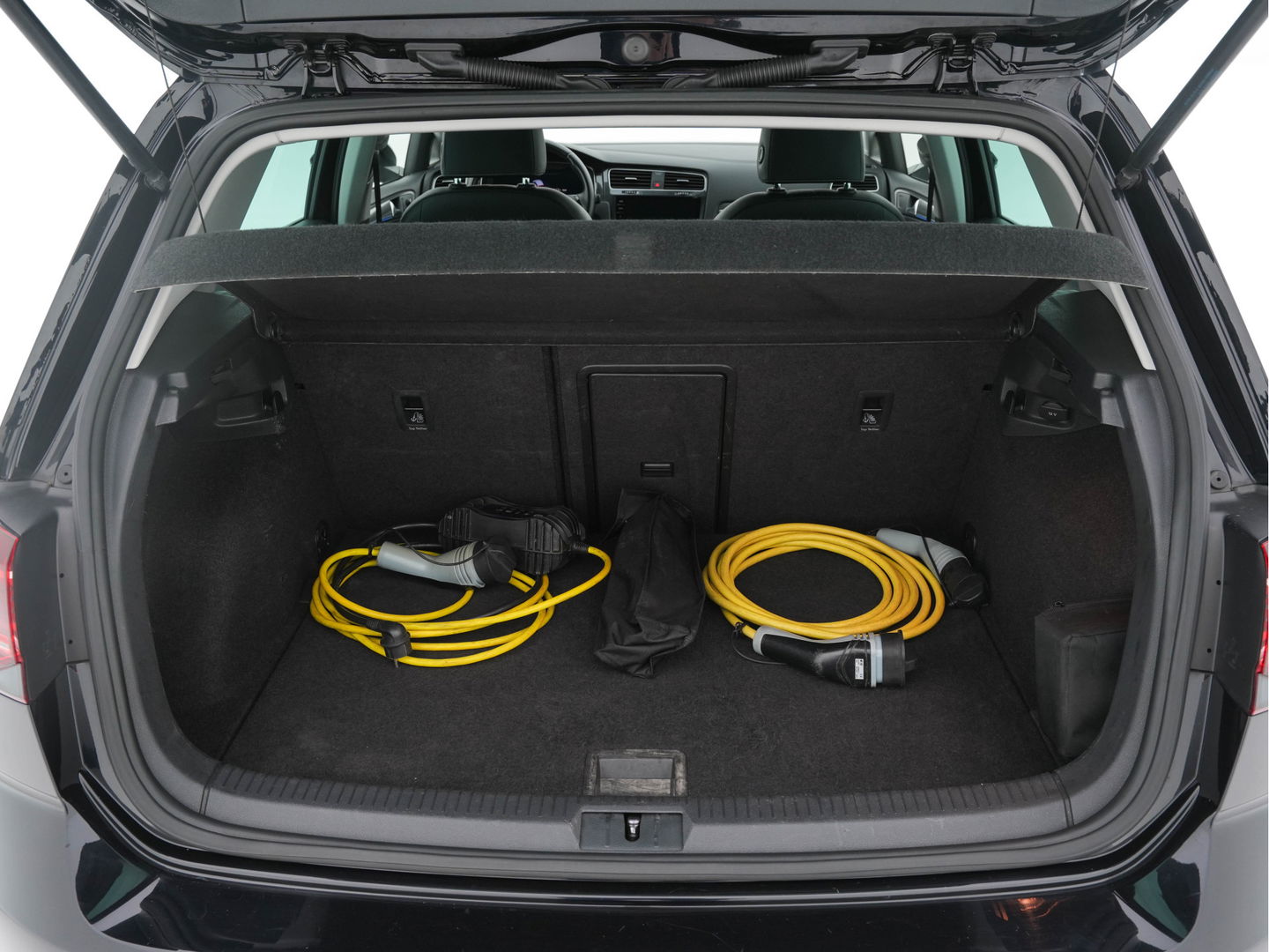 Volkswagen e-Golf E-DITION {SOH-84%} (INCL-BTW) Aut.*HEAT-PUMP | LUXURY-LEATHER | FULL-LED | DIGI-COCKPIT | NAVI-FULLMAP | HEATED-SPORTSEATS | CAMERA | DAB+ | AMBIENT-LIGHT | PRIVACY-GLASS | CCS-FASTLOADER | 16''ALU*